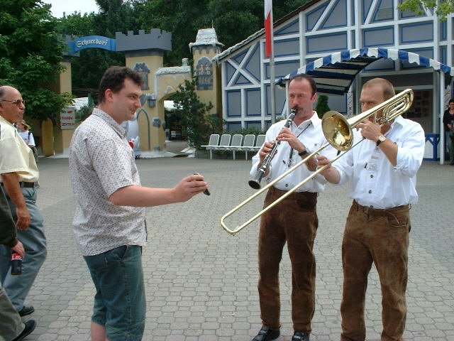 Musikerausflug in den Holiday Park mit Auftritt 2002